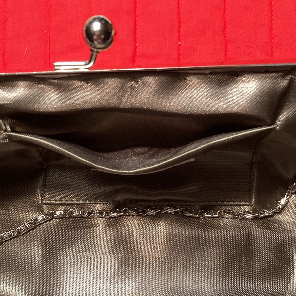 BEADED EVENING BAG perfect condition, fits phone, glasses, etc. $35 - Picture 10 of 11
